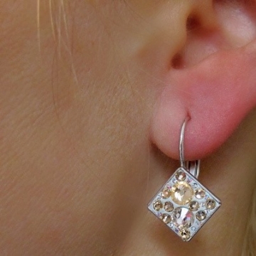 Náušnice se Swarovski Elements Rhodium čtvereček závěs - světle hnědá