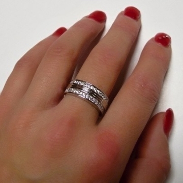 Stříbrný prsten se zirkony široký 6mm Rhodium