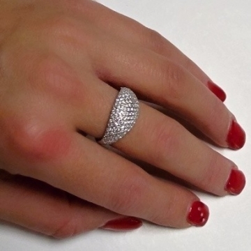 Stříbrný prsten se zirkony 10mm Rhodium