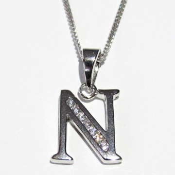 Stříbrný přívěšek písmenko "N" se zirkony Rhodium 1,80g